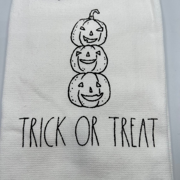 NEW Rae Dunn Kitchen Towels Set of 2 Halloween Edition 16” x 26” Trick or Treat - Picture 2 of 5